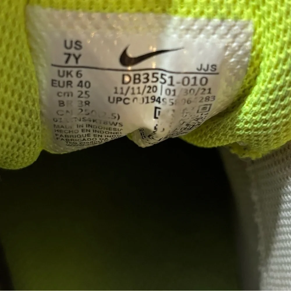 Nike Crater Impact size 7 Youth khaki, gray, black,green,orange